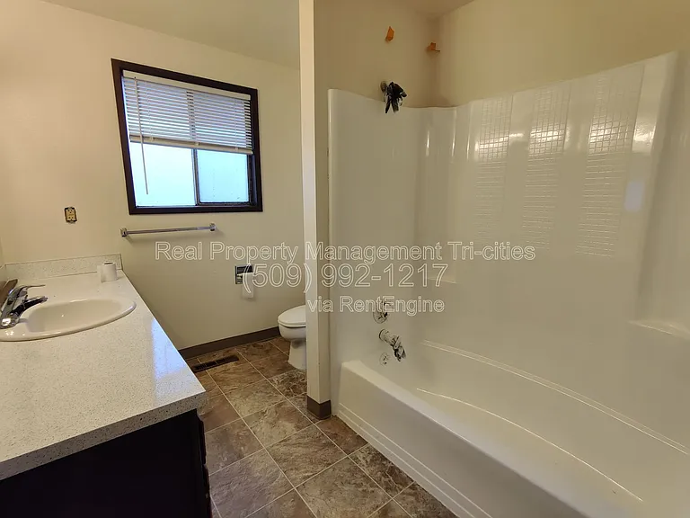 708 N Road 34 — Photo 9