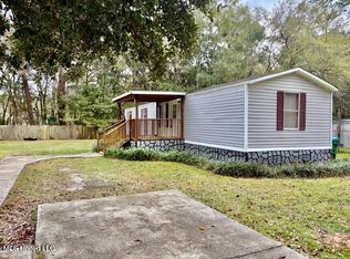 7310 Pineview Dr, Gautier, MS 39553