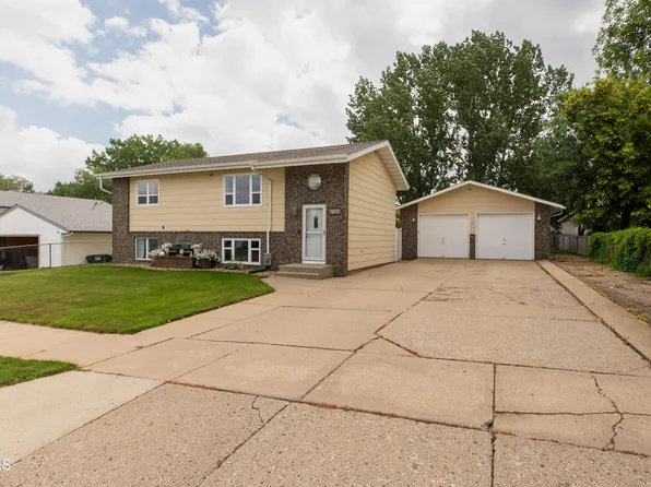 1800 9th Ave SE, Mandan, ND 58554