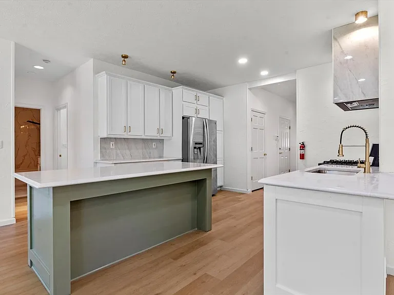 114 Heatherstone Dr #1 — Photo 13