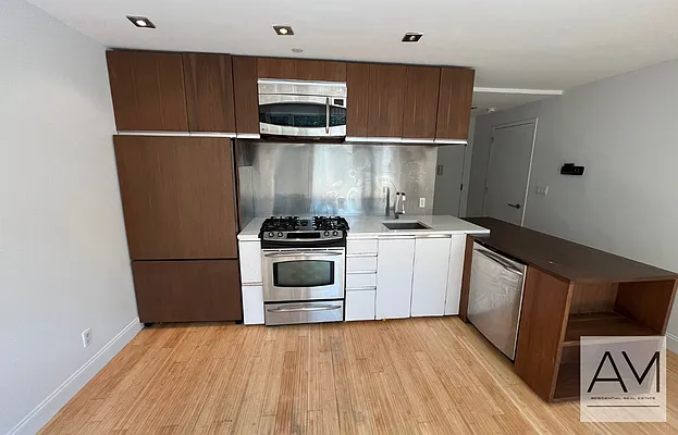Rented by AM Residential | media 14