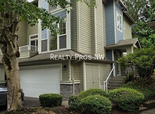 2066 Newport Way NW, Issaquah, WA 98027