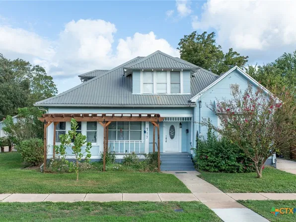 717 Saint Lawrence St, Gonzales, TX 78629