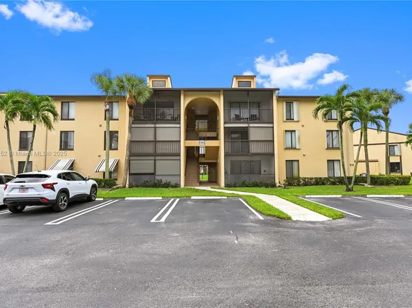812 Sky Pine Way APT C2, Greenacres, FL 33415
