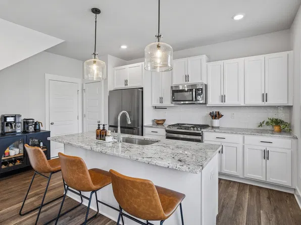 16 Ashbrook Cv, Fuquay Varina, NC 27526