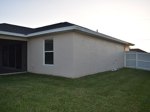5th image of 1153 NW 27th Ave
