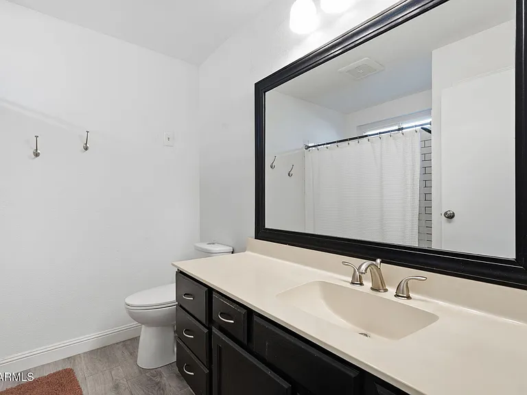 1735 E Stephens Dr — Photo 28
