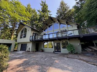 10215 SW 116th St #2, Vashon, WA 98070