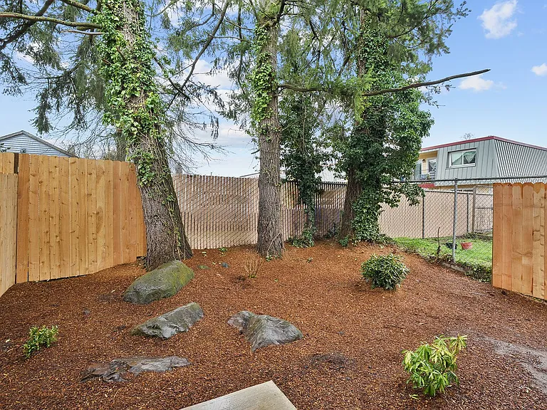 15893 SE Washington Ct — Photo 25