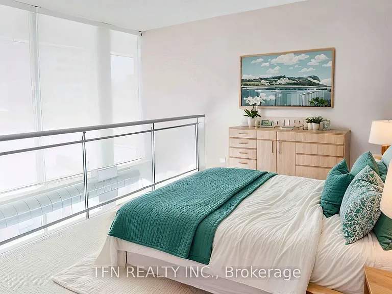 388 Richmond St W #704 — Photo 6