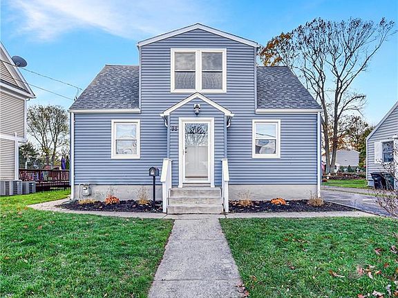 2nd image of 98 Bertrose Ave