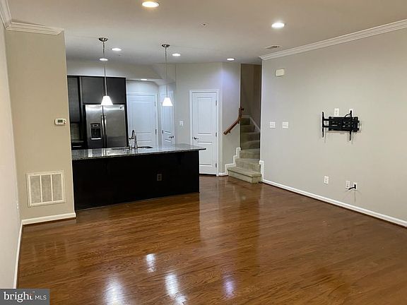 2nd image of 3198 Yeager Dr