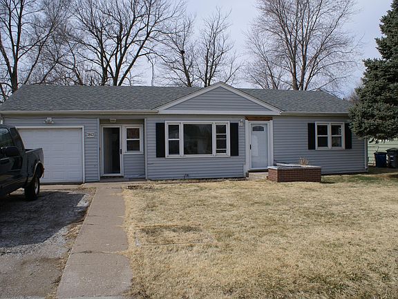 Attached Garage