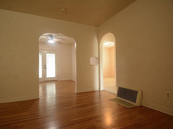 4th image of 524 Vassar Dr SE