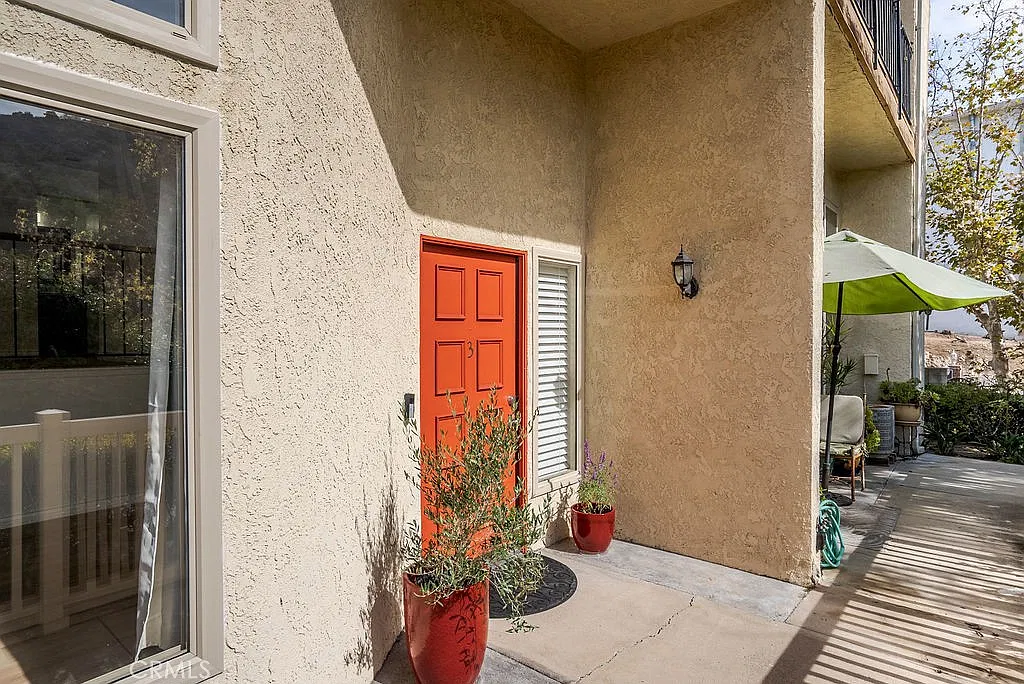 3 bed, 2.5 bath, 1649 sqft, $3,950 — Photo 3