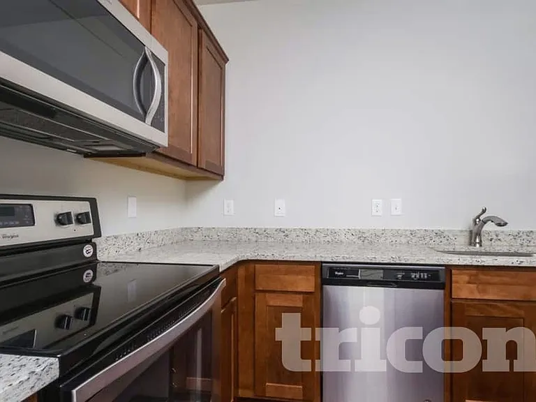 512 Hickory Leaf Ct — Photo 4