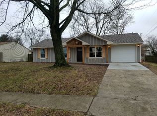 1571 Morningside Dr, Seymour, IN 47274
