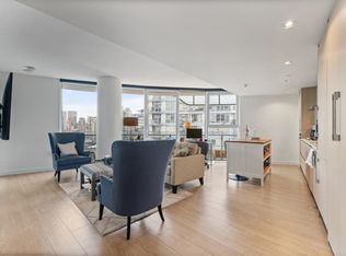 89 Nelson St #2005, Vancouver, BC V6Z0E7
