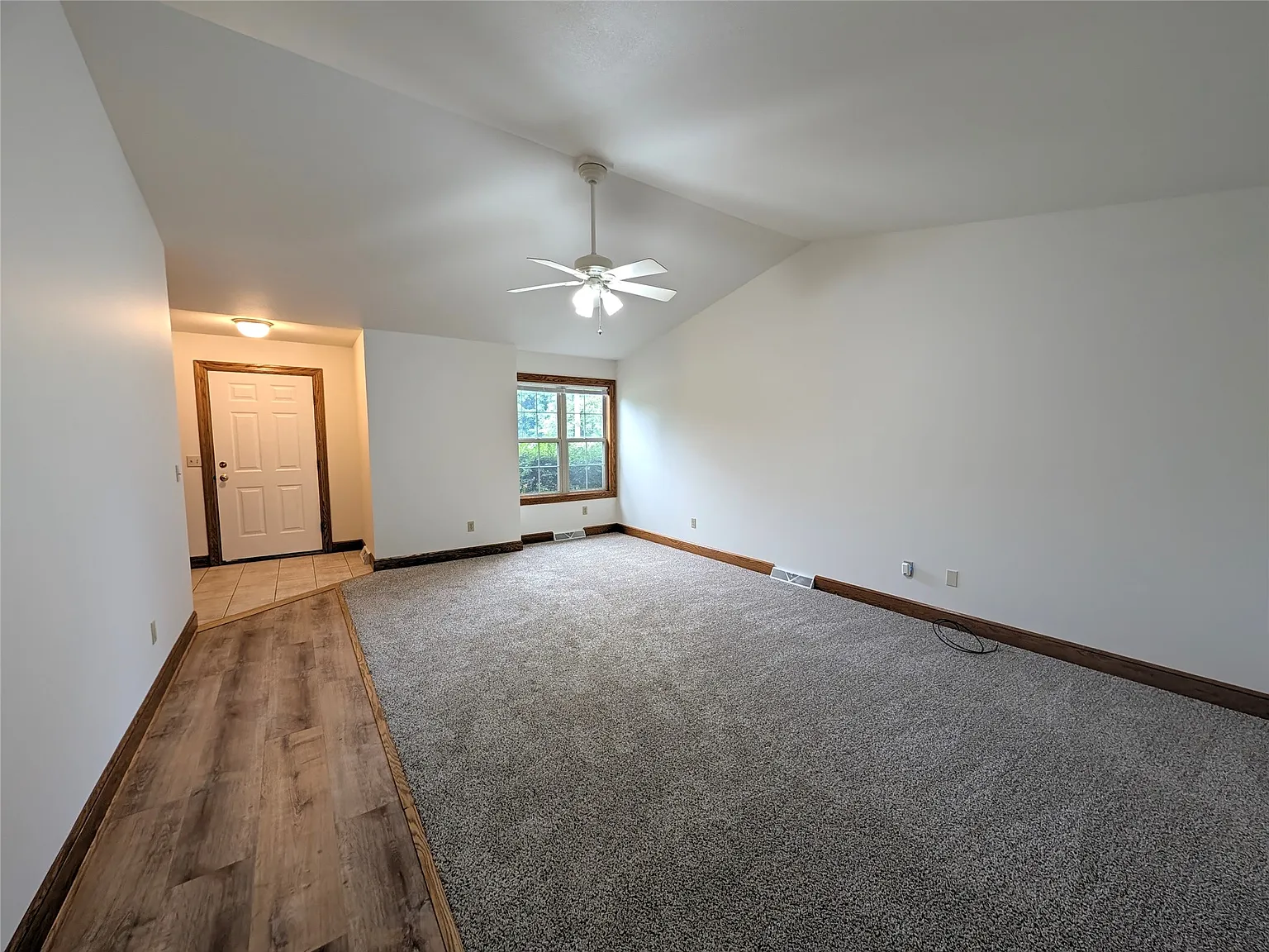 2 bed, 1.0 bath, 1079 sqft, $1,600 — Photo 4