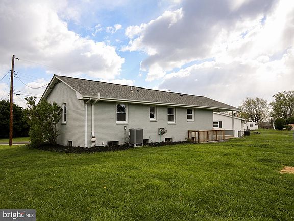 2nd image of 124 Plainfield Dr