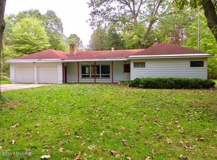8810 Cedar Creek Dr, Holton, MI 49425