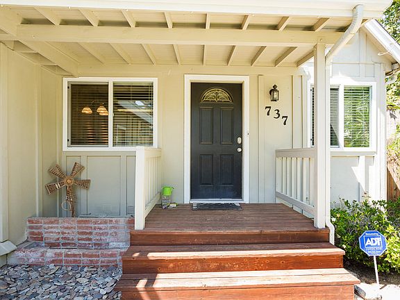 2nd image of 737 Paige Ln
