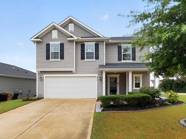 206 Yadkin St, Clayton, NC 27520