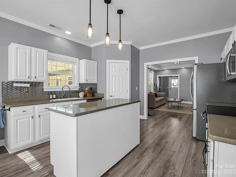 5 Maxim Ct — Photo 10