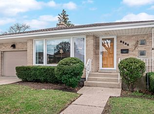 8526 N Ozark Ave, Niles, IL 60714