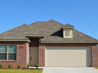 505 W Stoney Point Rd, Rogers, AR 72758