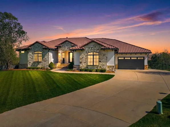 10721 E Crestwood Ct, Wichita, KS 67206