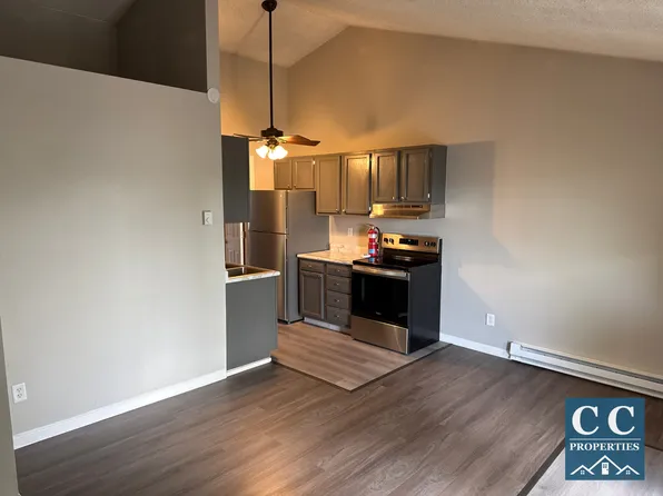 525 S College St #B, Sioux City, IA 51106