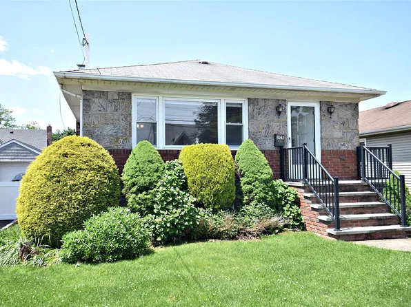 205 White Road, Mineola, NY 11501