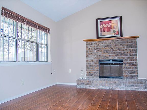 5th image of 11064 Rockdale St
