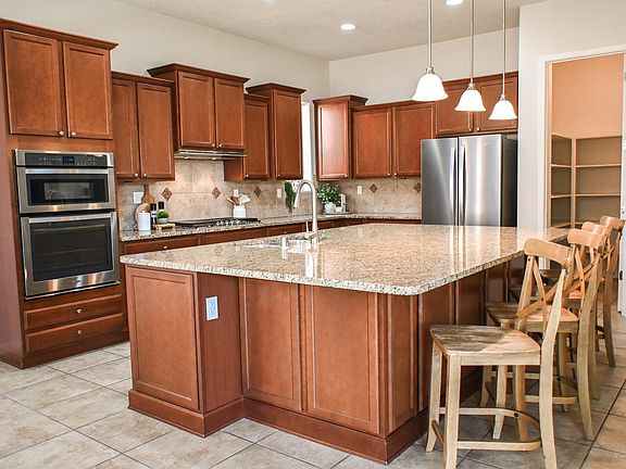 3rd image of 729 Sierra Verde Way NE