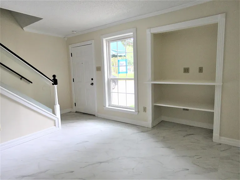 5029 Claycut Rd #4 — Photo 4