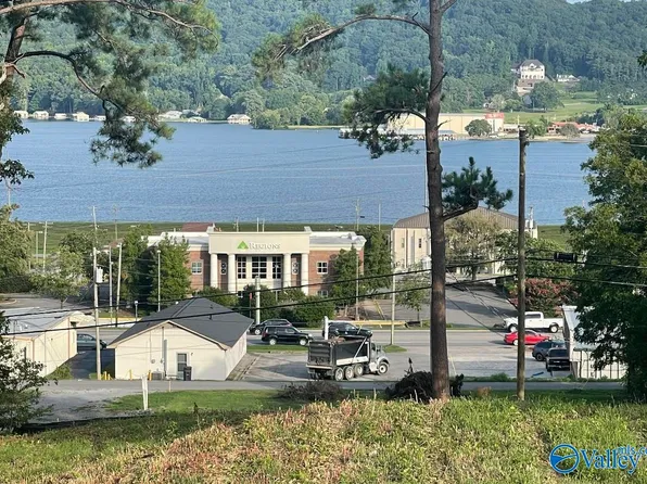 1 Evangel Cir, Guntersville, AL 35976