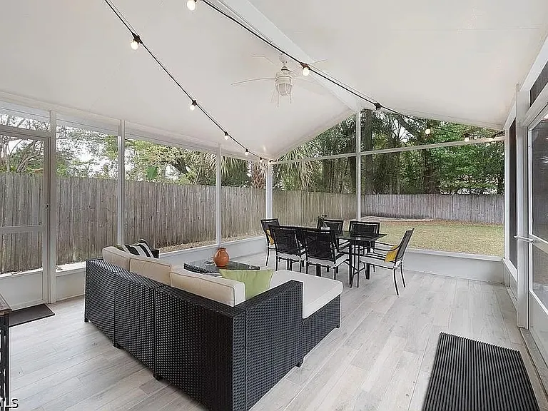 424 Wiltshire Rd — Photo 3