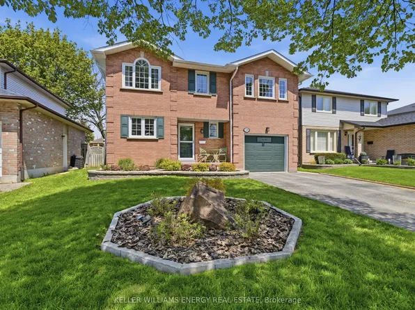 18 Arran Ct, Clarington, ON L1E 2E5