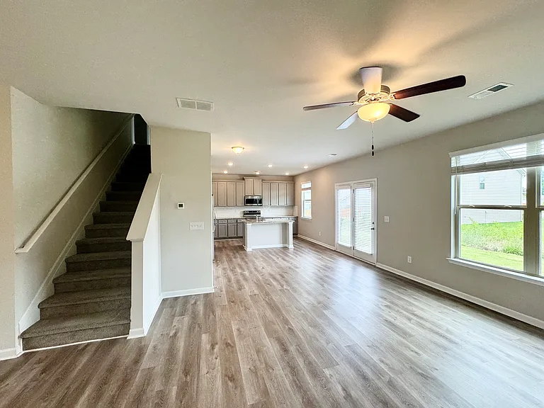 109 Denmon Ct — Photo 6