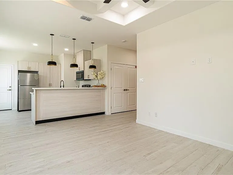 5805 Northwestern Ave #1 — Photo 5