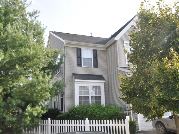 301 Dahlia Cir, Dayton, NJ 08810
