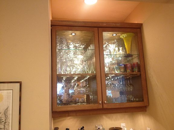 Built-in glasses cabinet