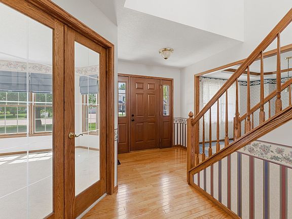 4th image of 1208 W Donahue St