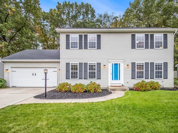 10064 Ashwood Forest Dr, Osceola, IN 46561