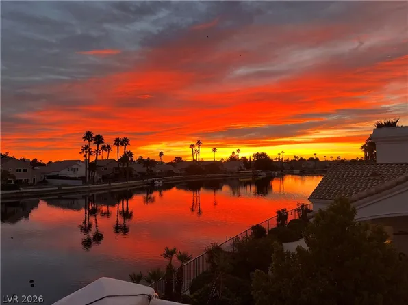 2960 Sun Lake Dr, Las Vegas, NV 89128