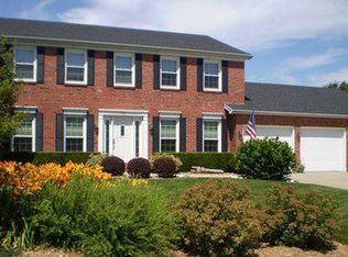11 Bay Pointe Dr, Bloomington, IL