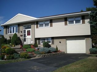 1144 Ralston Rd, Bethlehem, PA 18018