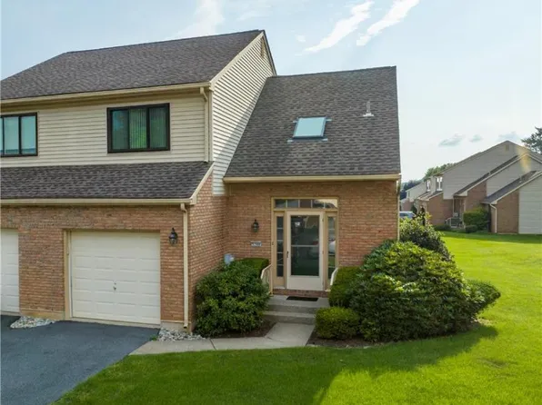 3240 Oakland Square Dr, Bethlehem, PA 18020