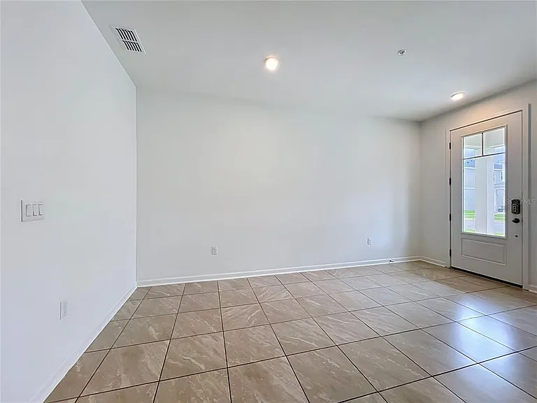 9848 Walkway Dr — Photo 3